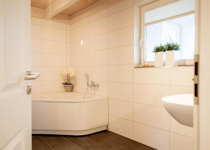 Dock 2 - Tolles Fuer Bis Zu 6 Personen Mit Kaminofen Und Sauna - Haustiere Herzlich Willkommen